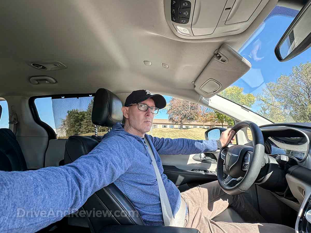 Chrysler Pacifica photo 5